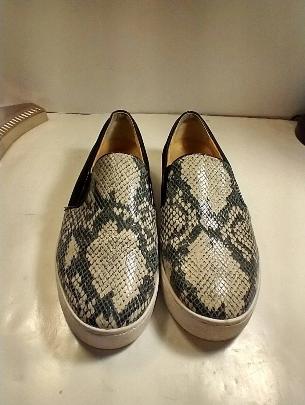 Vionic Midi Snake Print Slip On Sneakers Shoes Women's sz 7.5.